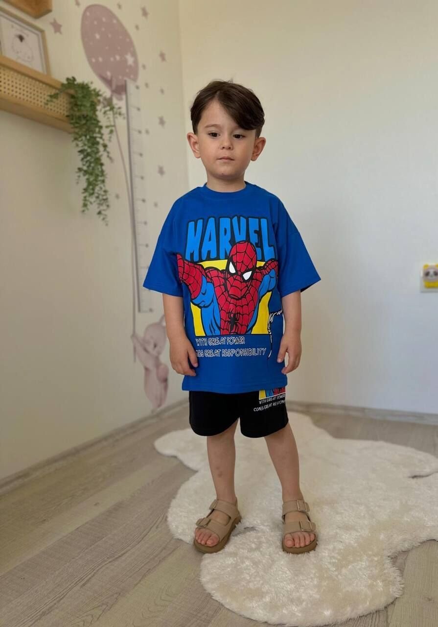 Spiderman şortlu