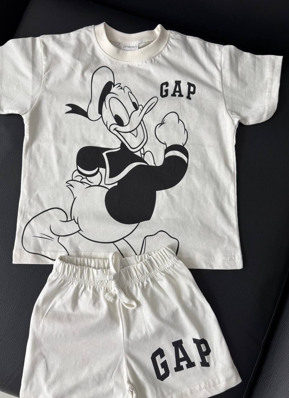 Gap şortlu takım