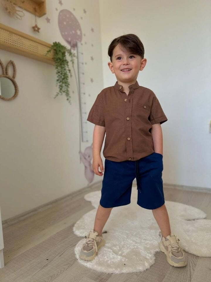 Kahve şortlu takım
