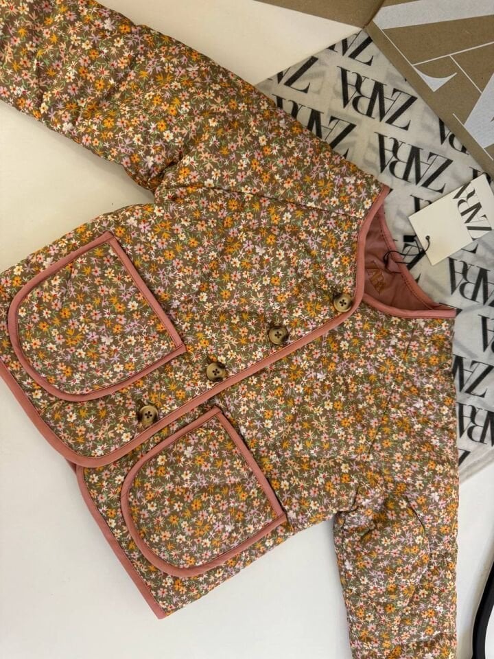 Çiçekli Kaputone Mont