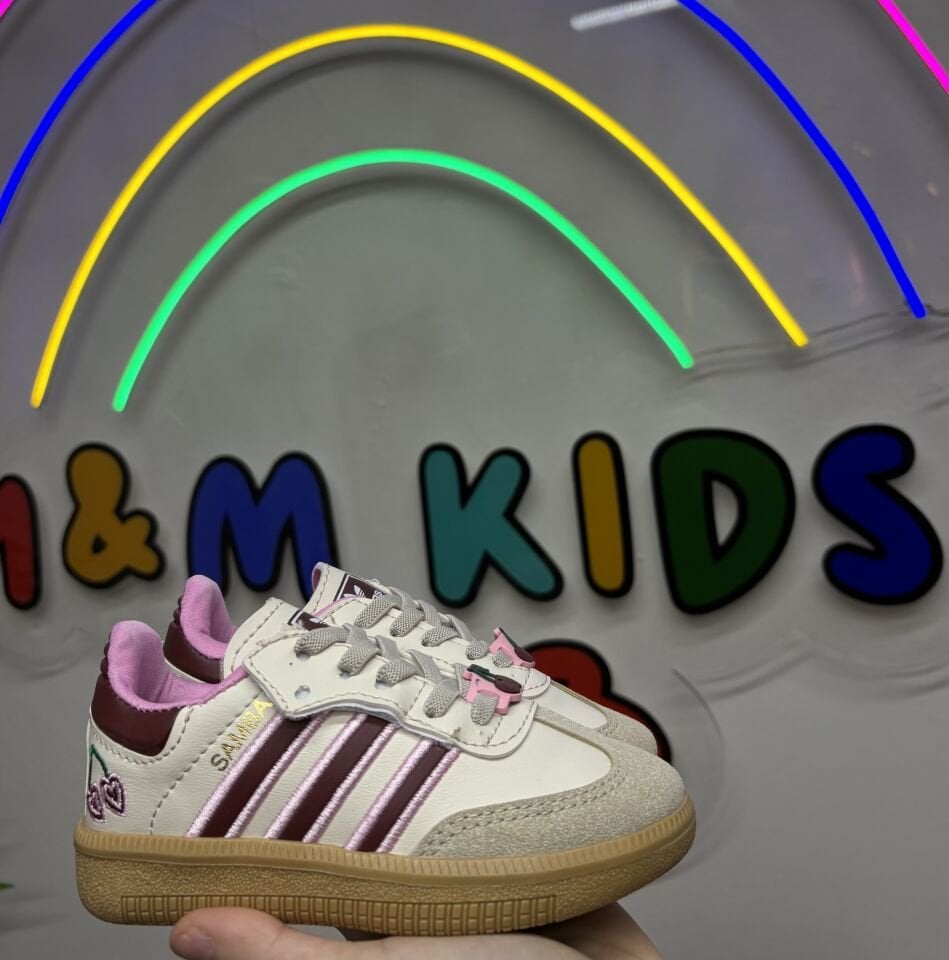 Kiraz desenli ayakkabı