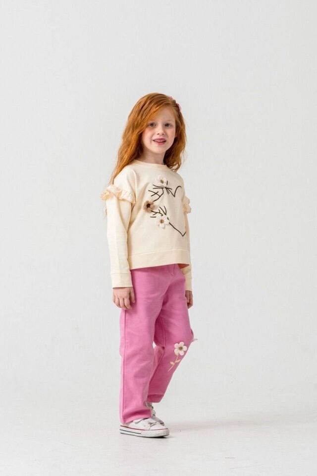 Çiçek desenli takım