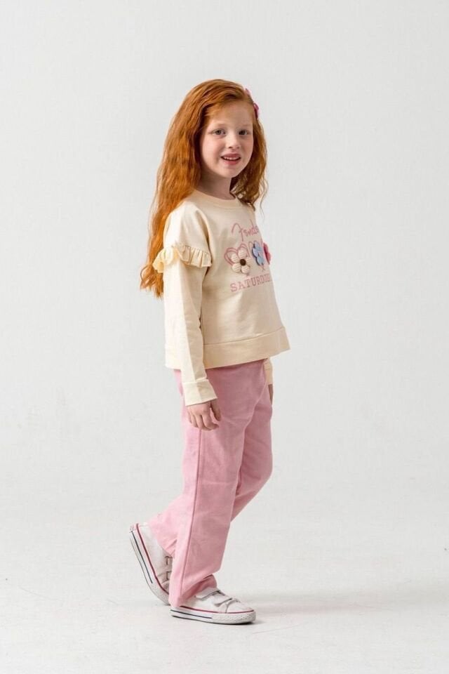 Çiçek desenli takım