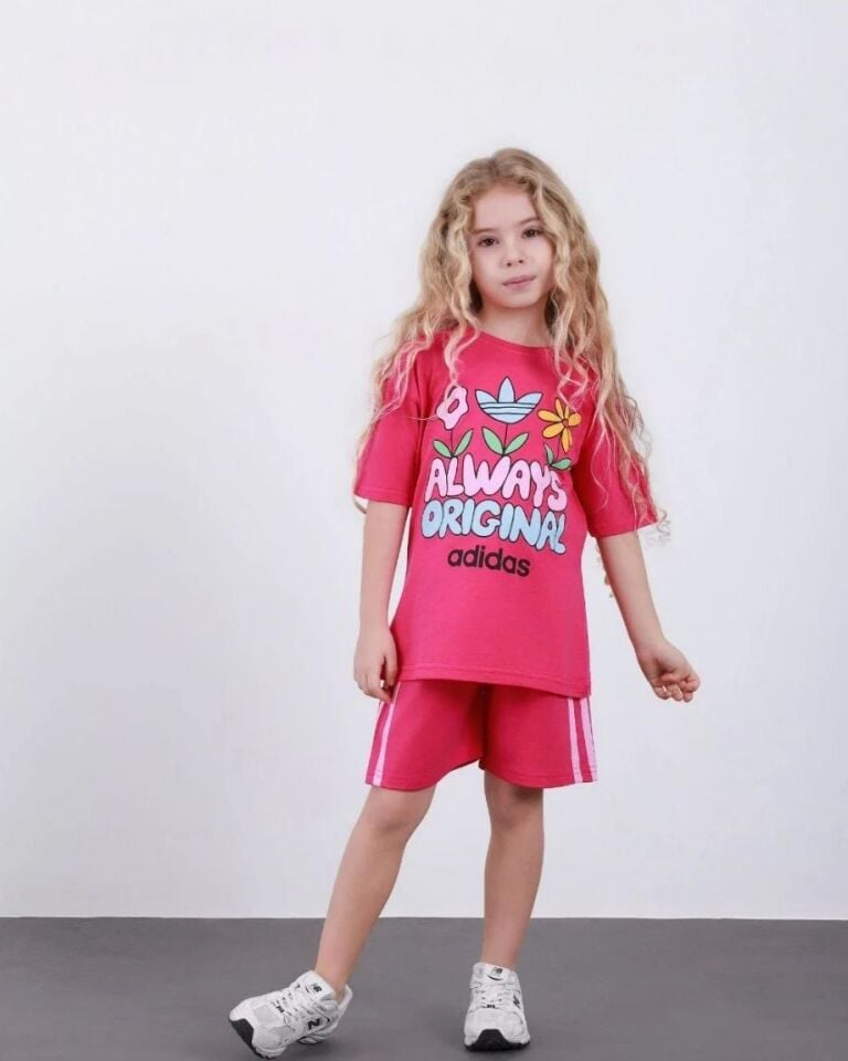 Pembe Şortlu Takım