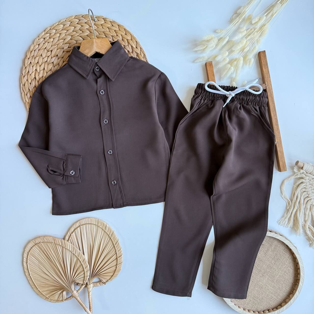 Dokuma kumaş kahve gömlekli takım