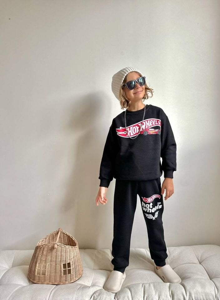 3 ip şardonlu hotwheels siyah takım