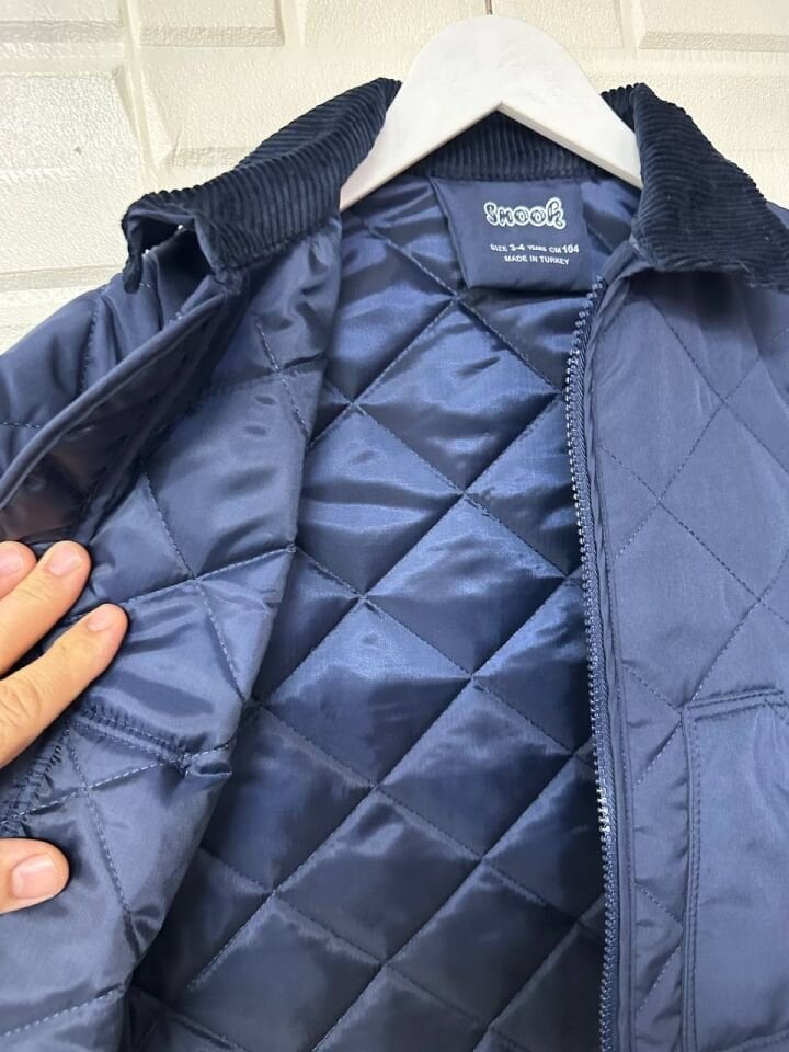 Kaputone Yakalı Mont