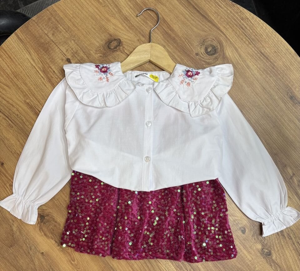 Pul detaylı etekli takım