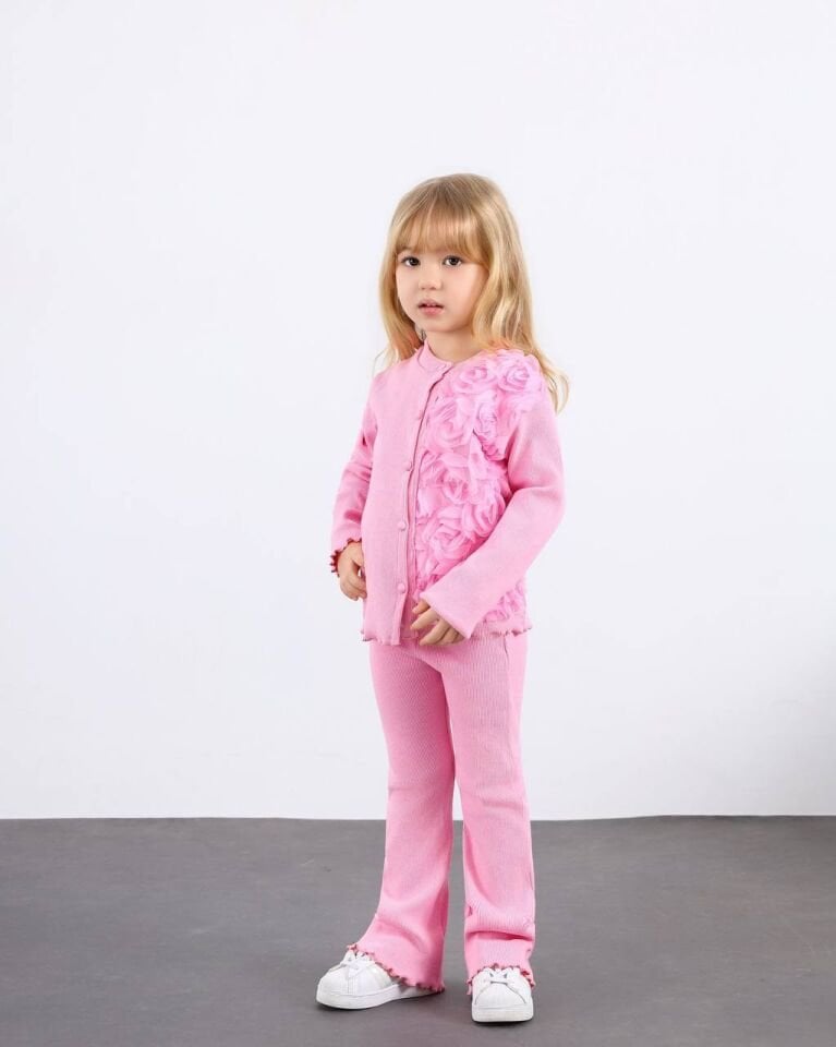 Gül detaylı takım