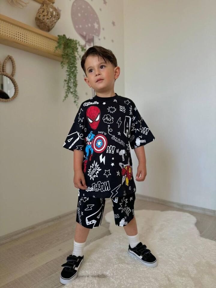 Spiderman siyah