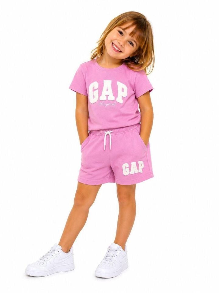 Pembe Şortlu Takım