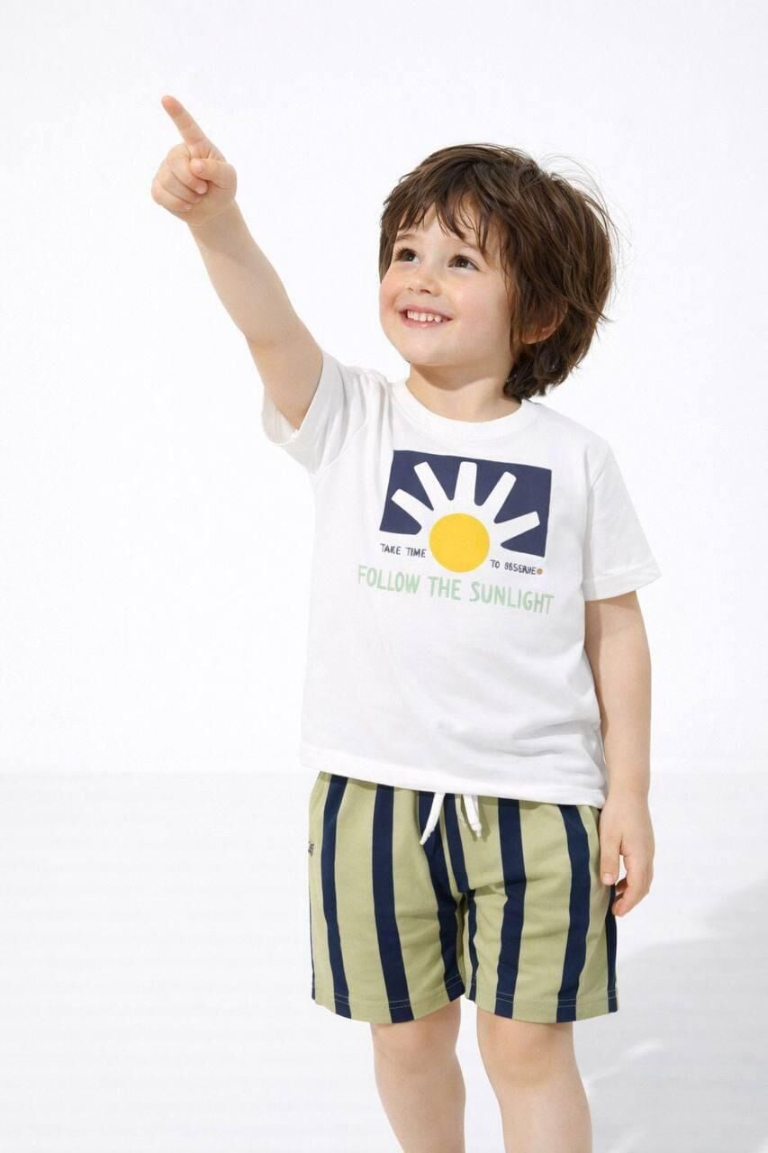 Güneş Desenli Çizgili Şortlu Takım