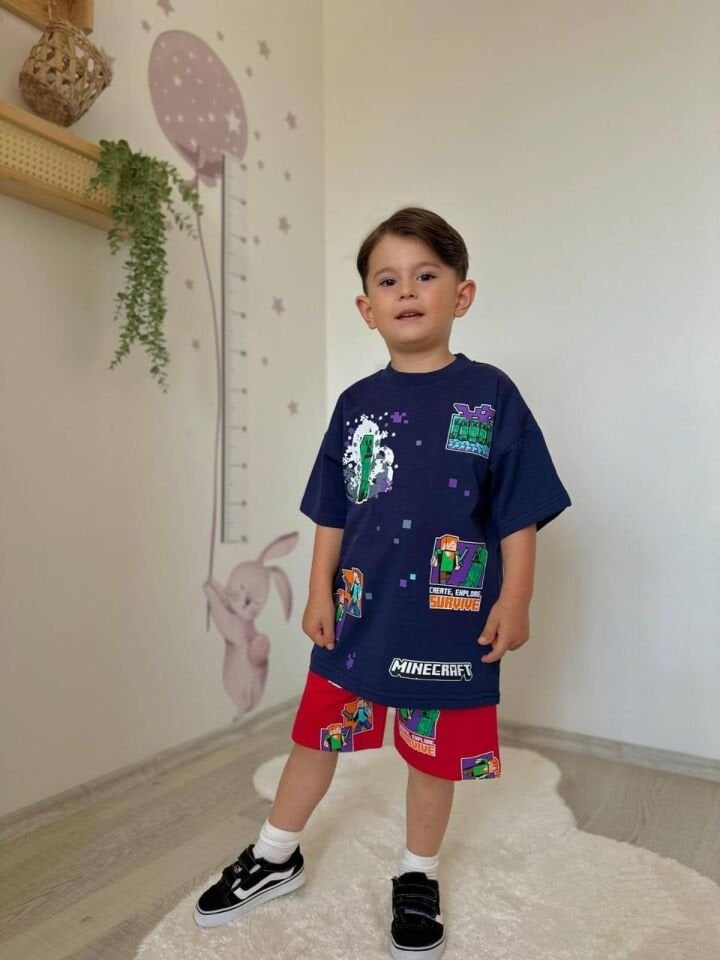 Minecraft şortlu takım