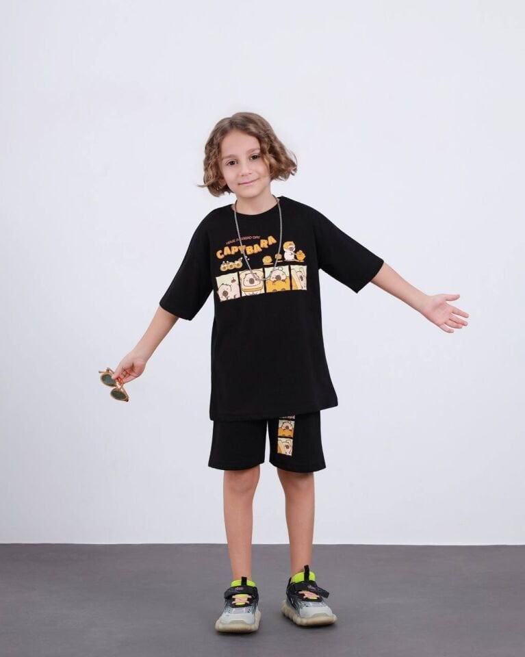 Capybara siyah şortlu takım