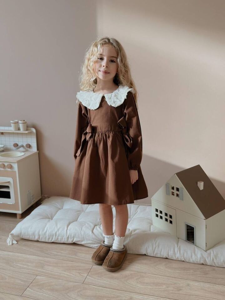 Bebe Yaka Astarlı Elbise