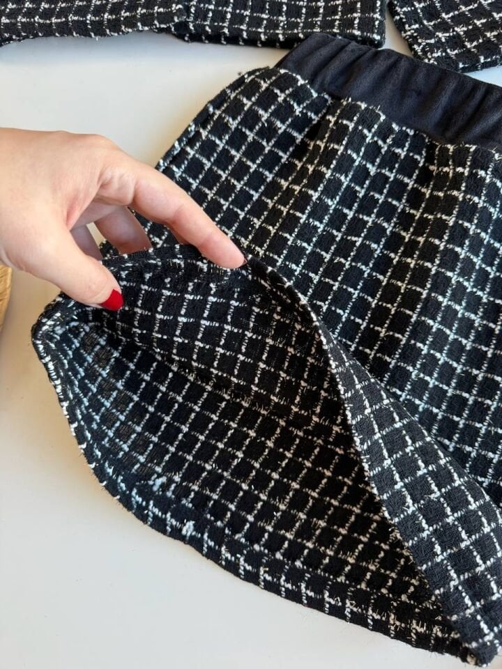 Tüvit Kumaş Siyah Etekli Takım