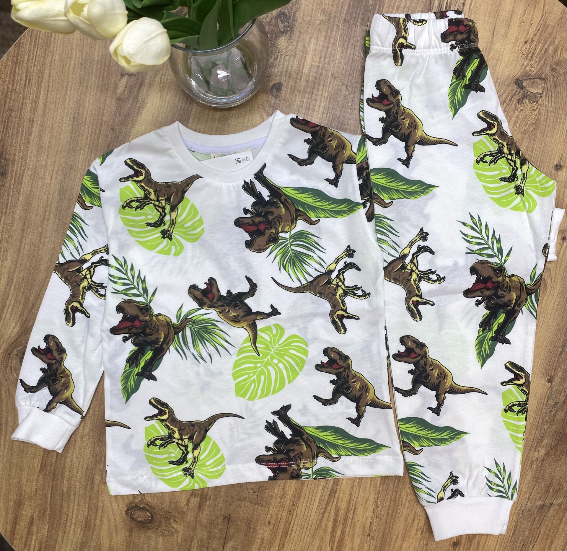 Dinazorlu pijama takımı (8-13 yaş)