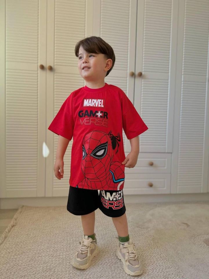 Marvel Şortlu Takım